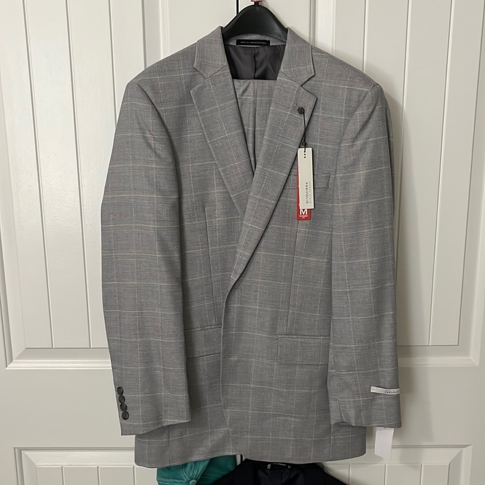 Mens 2pc Grey Perry Ellis suit